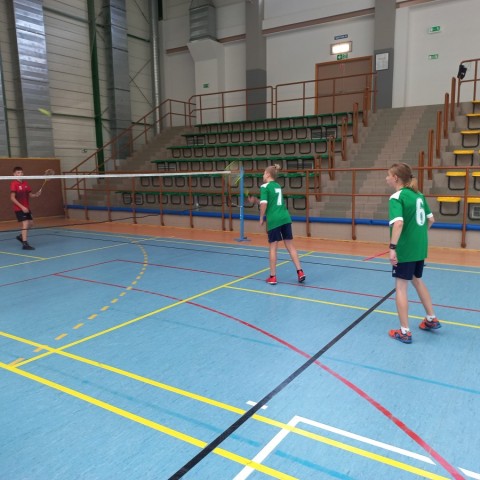 Powiększ obraz: Powiatowe Igrzyska Młodzieży Szkolnej w badmintonie
